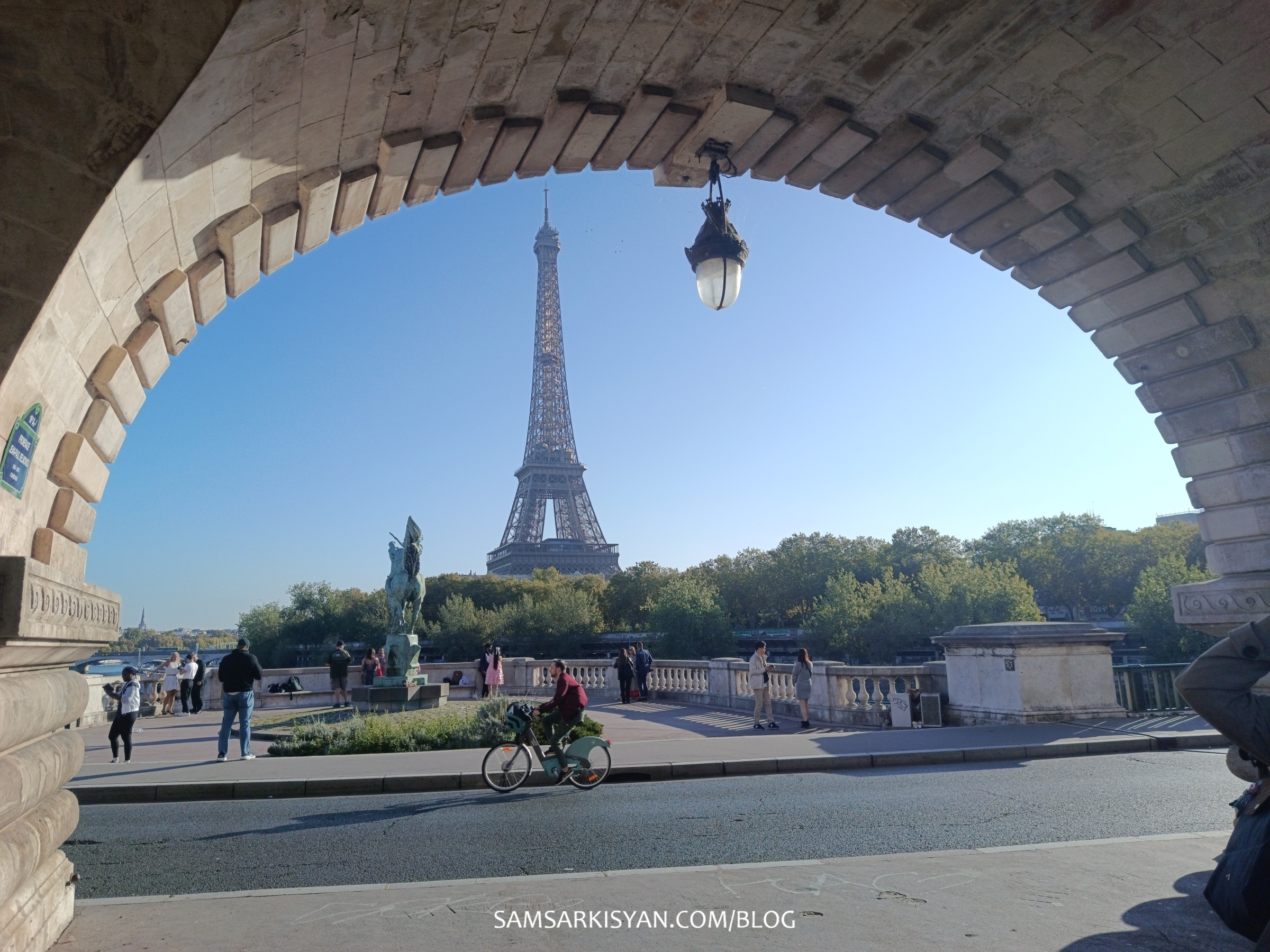 View of the Eiffel Tower from Bir-Hakeim Bridge