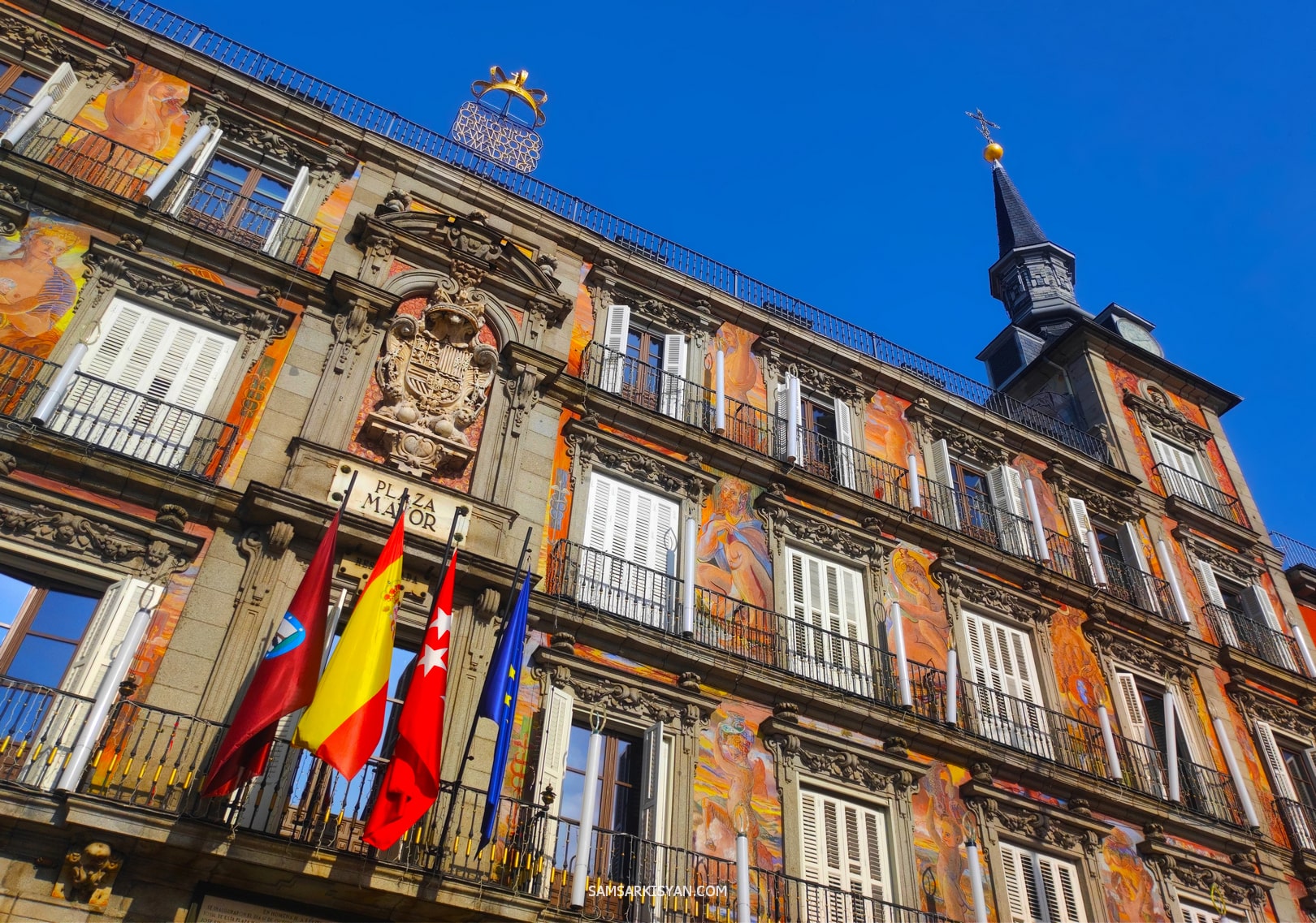 How to buy a direct ticket to attractions and transport in Madrid