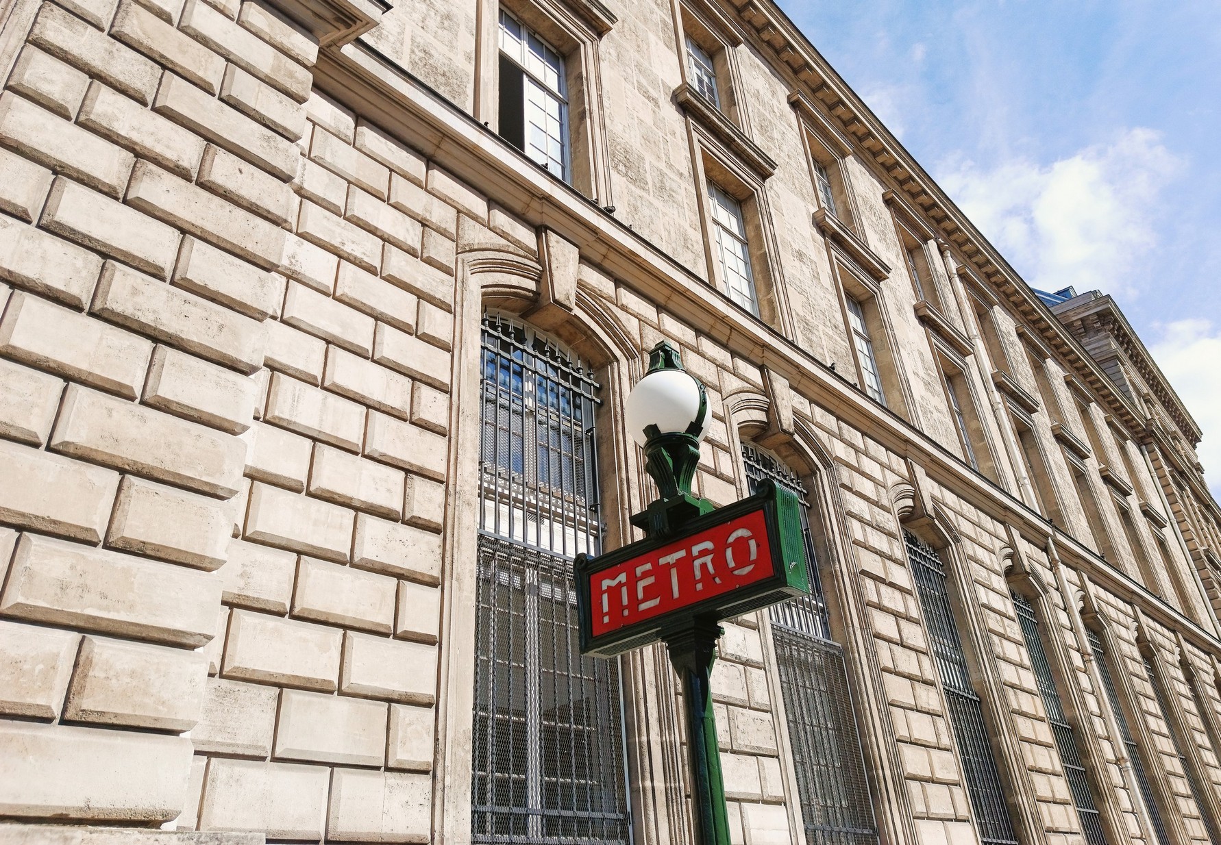 Paris Métro Tourist Itinerary & Tips