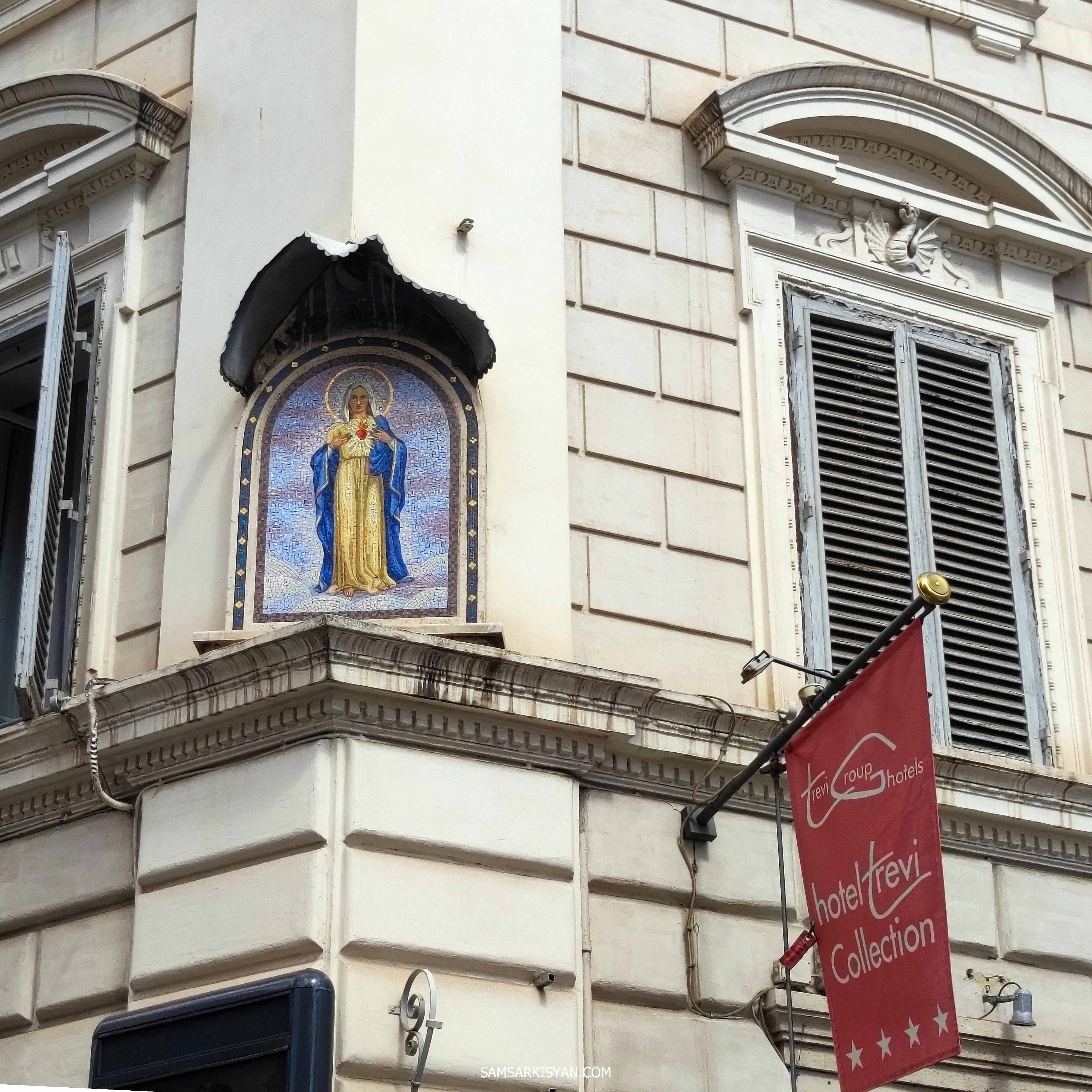 Decorations on the facades in Rome