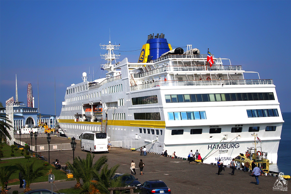 Cruise ships in Batumi